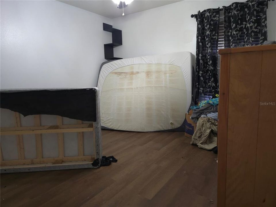 Active With Contract: $180,000 (3 beds, 2 baths, 1690 Square Feet)