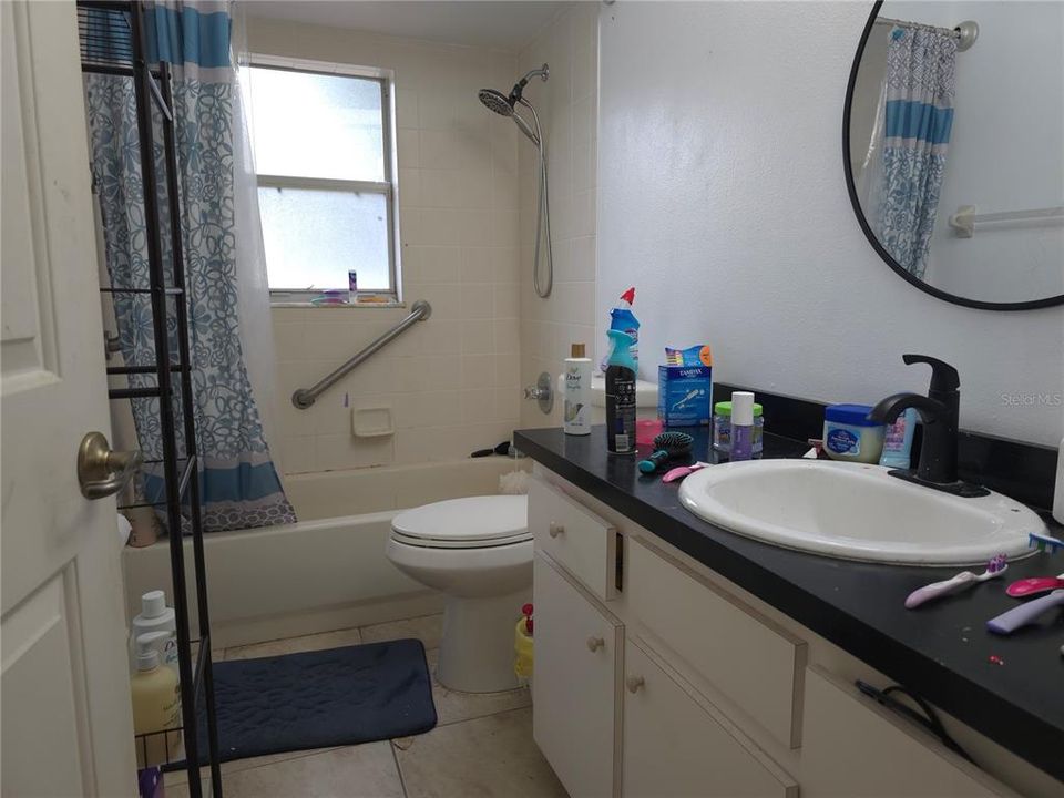 Active With Contract: $180,000 (3 beds, 2 baths, 1690 Square Feet)