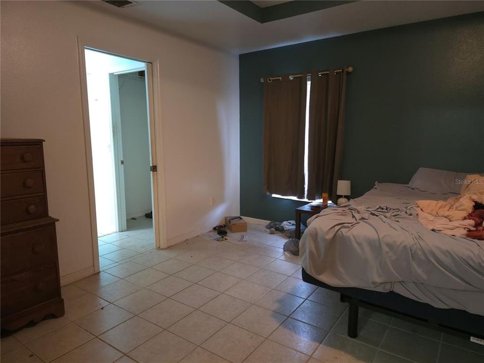 Active With Contract: $180,000 (3 beds, 2 baths, 1690 Square Feet)