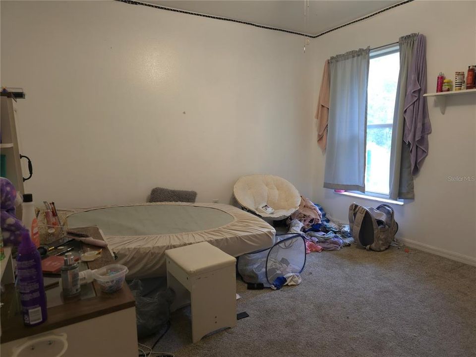 Active With Contract: $180,000 (3 beds, 2 baths, 1690 Square Feet)