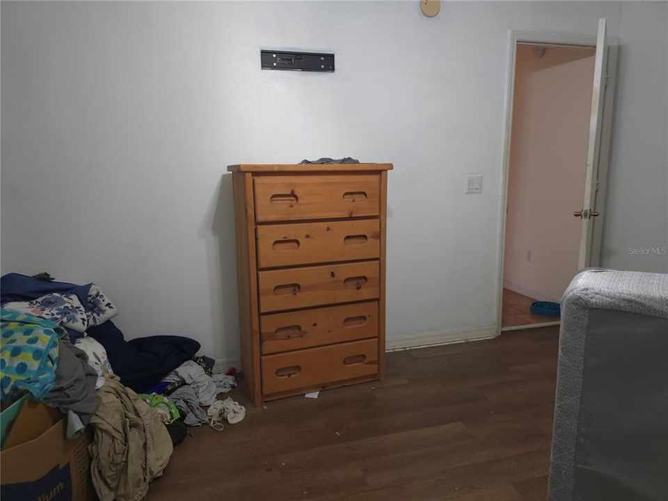 Active With Contract: $180,000 (3 beds, 2 baths, 1690 Square Feet)