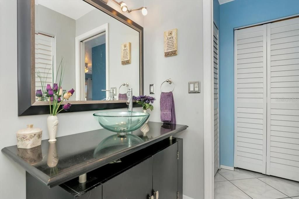 待售: $309,000 (2 贝兹, 2 浴室, 1115 平方英尺)