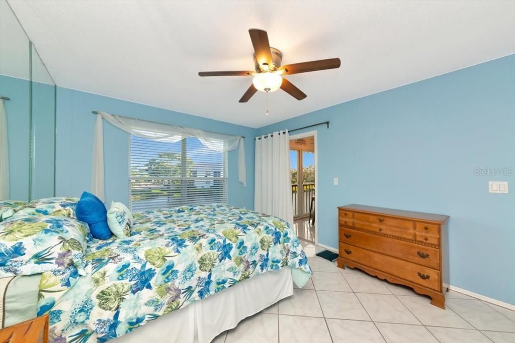 待售: $309,000 (2 贝兹, 2 浴室, 1115 平方英尺)