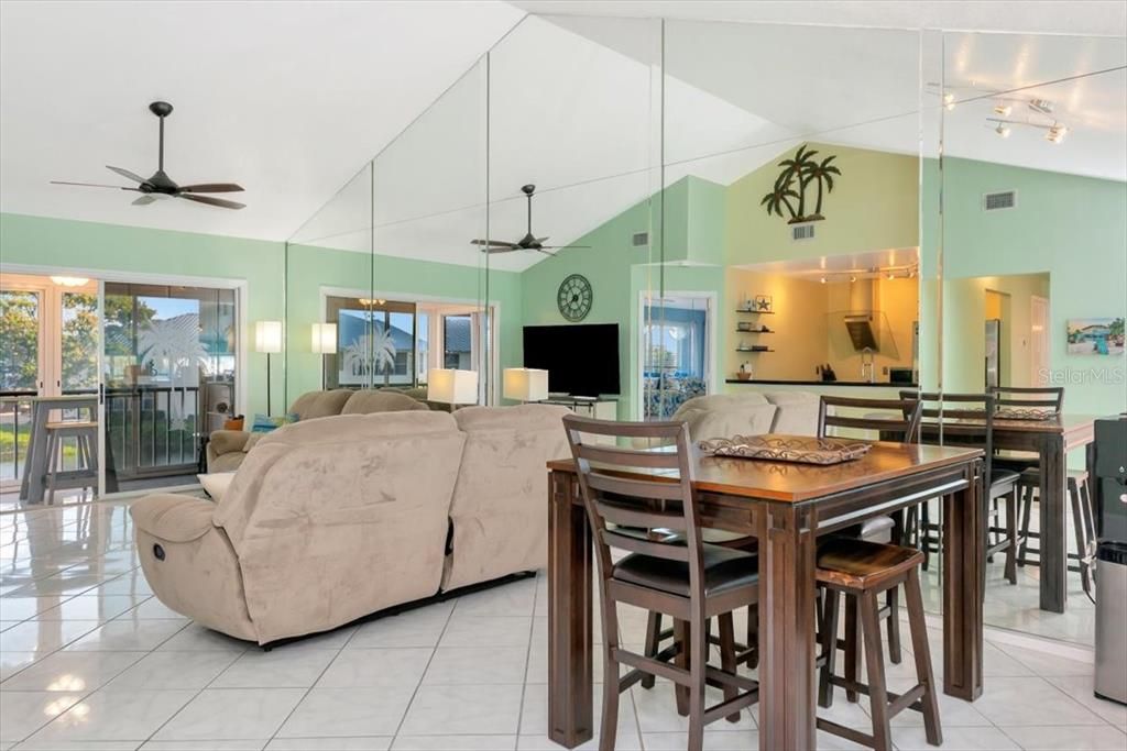 待售: $309,000 (2 贝兹, 2 浴室, 1115 平方英尺)