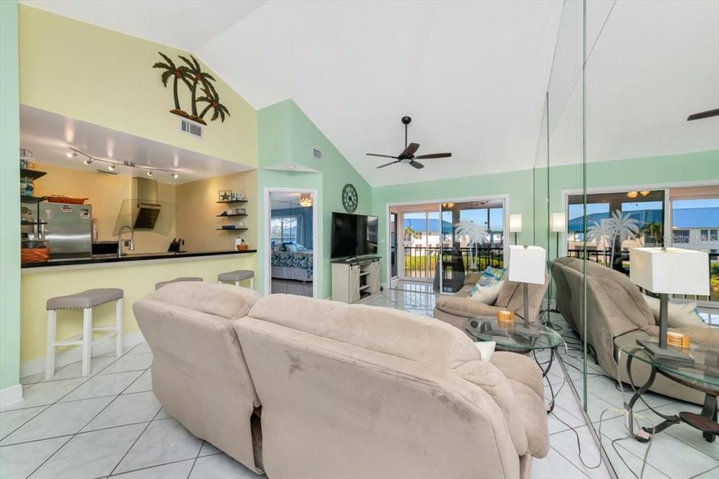 待售: $309,000 (2 贝兹, 2 浴室, 1115 平方英尺)