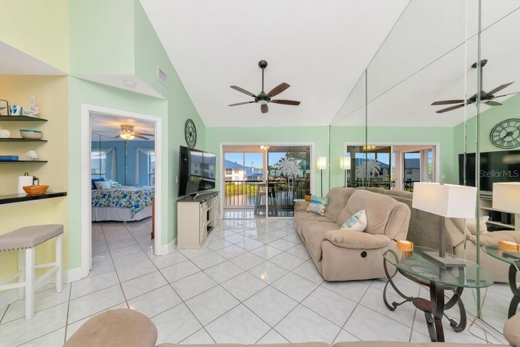 待售: $309,000 (2 贝兹, 2 浴室, 1115 平方英尺)