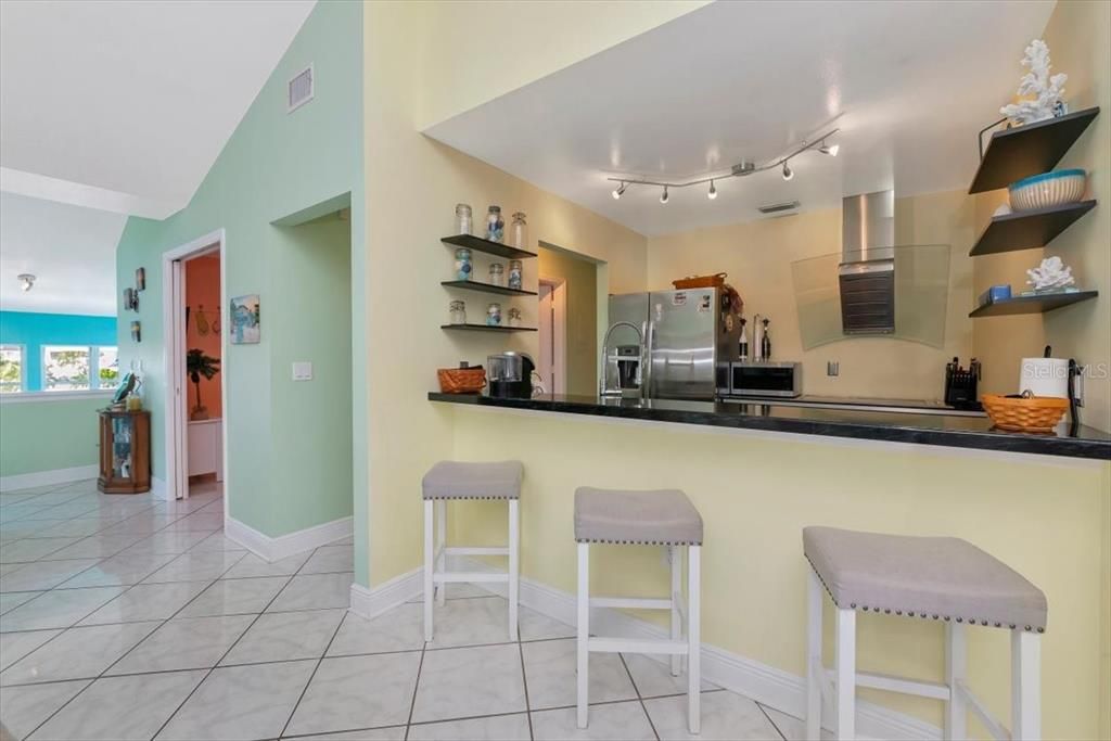 待售: $309,000 (2 贝兹, 2 浴室, 1115 平方英尺)