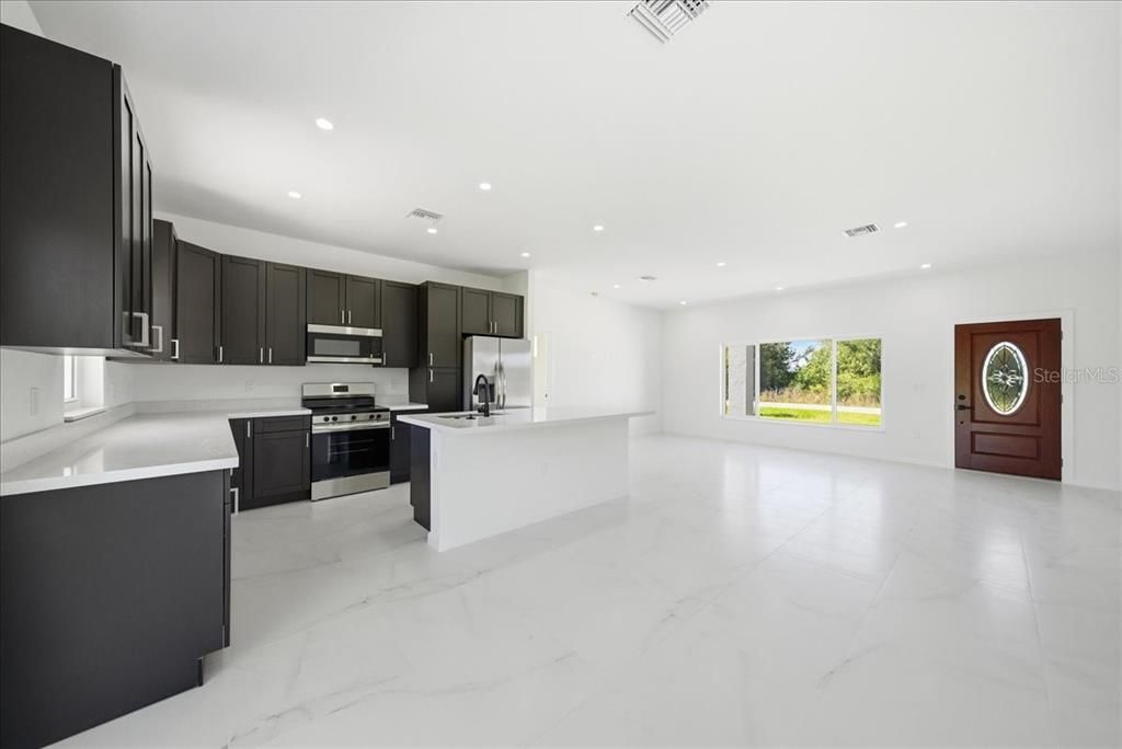 На продажу: $294,900 (3 спален, 2 ванн, 1497 Квадратных фут)