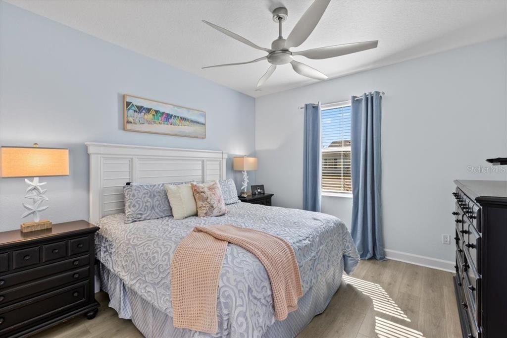 For Sale: $429,900 (2 beds, 2 baths, 1466 Square Feet)