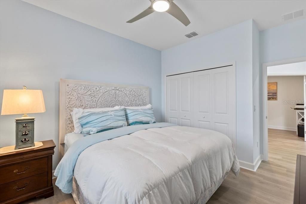 For Sale: $429,900 (2 beds, 2 baths, 1466 Square Feet)