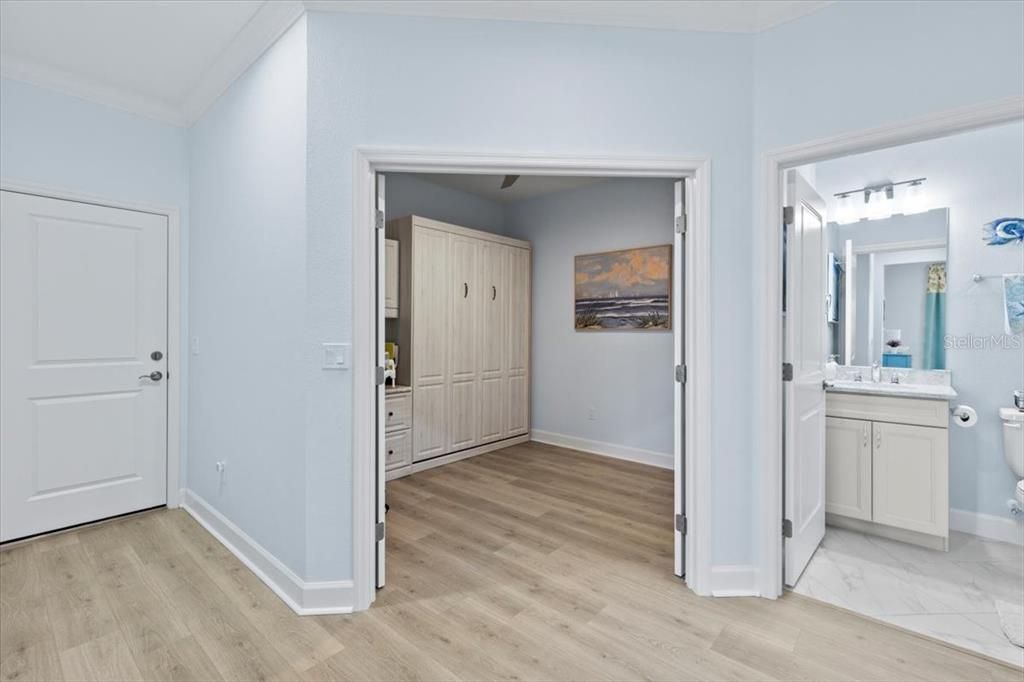 For Sale: $429,900 (2 beds, 2 baths, 1466 Square Feet)