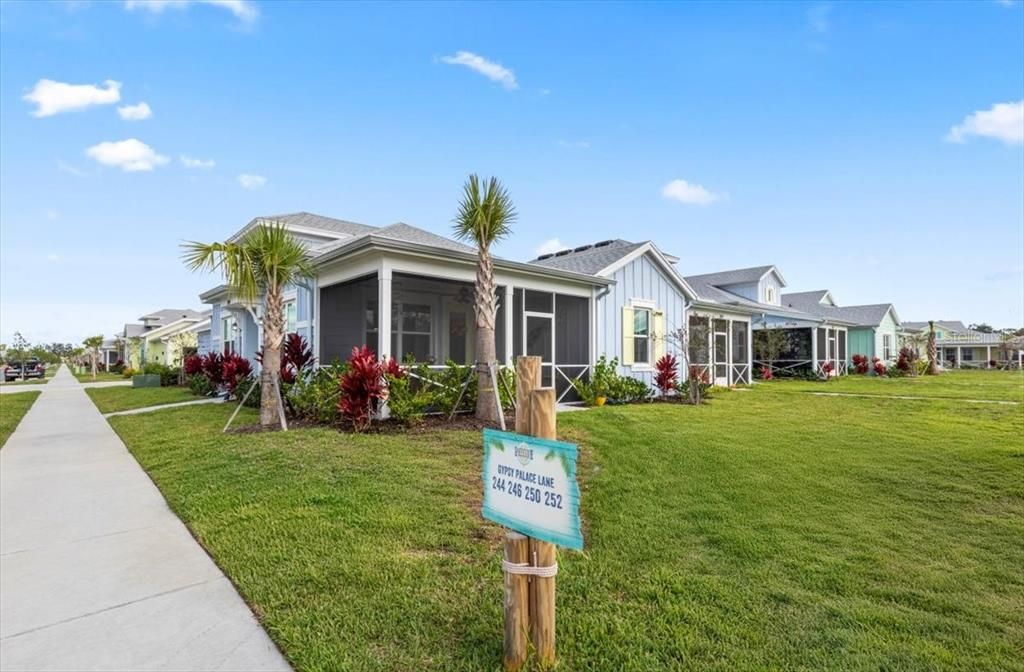 For Sale: $429,900 (2 beds, 2 baths, 1466 Square Feet)