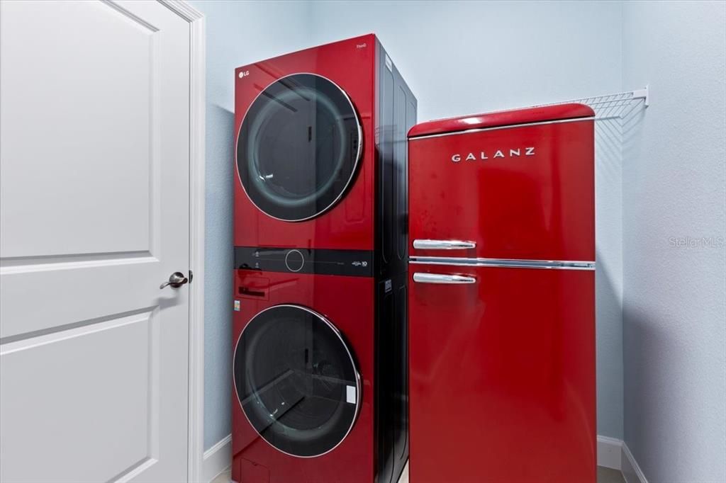 For Sale: $429,900 (2 beds, 2 baths, 1466 Square Feet)