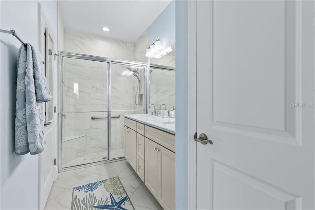 For Sale: $429,900 (2 beds, 2 baths, 1466 Square Feet)