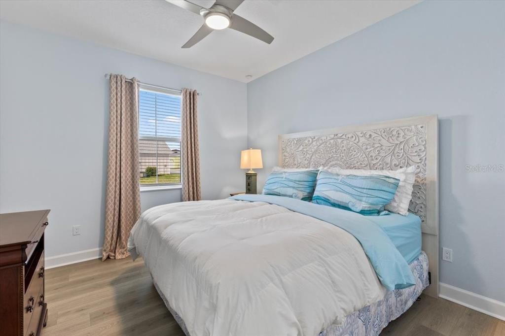 For Sale: $429,900 (2 beds, 2 baths, 1466 Square Feet)