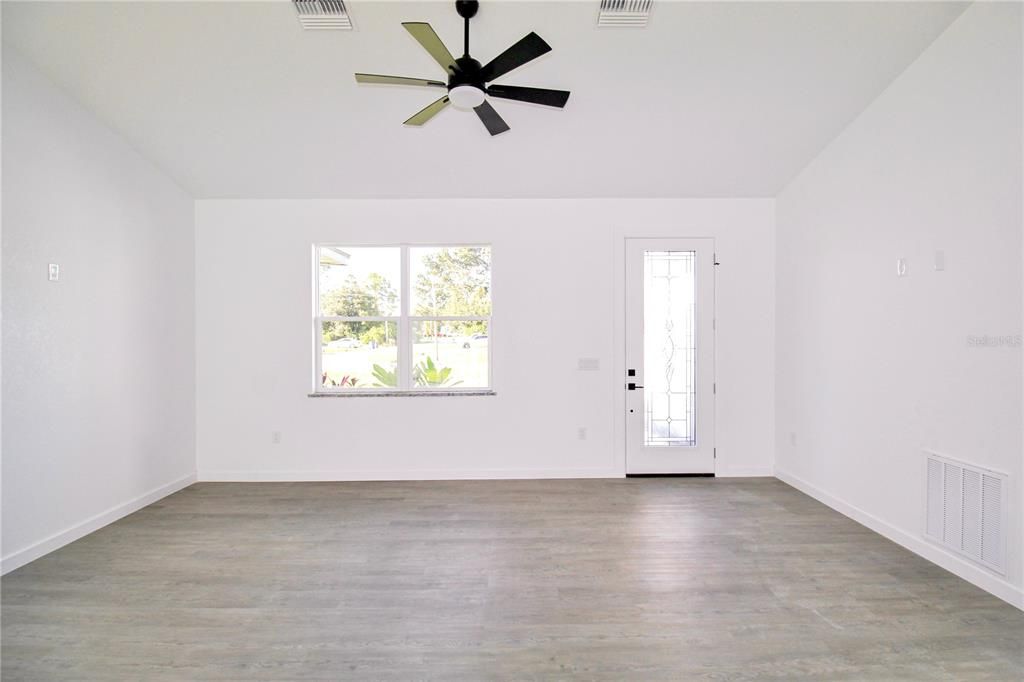 For Sale: $337,900 (3 beds, 2 baths, 1488 Square Feet)