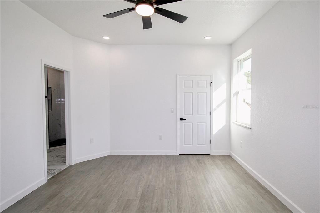 For Sale: $337,900 (3 beds, 2 baths, 1488 Square Feet)