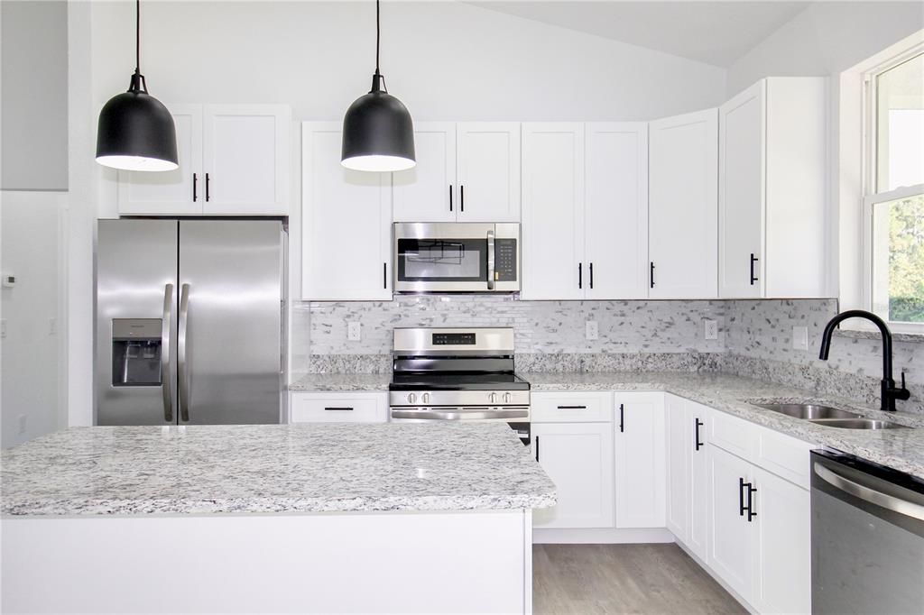 For Sale: $337,900 (3 beds, 2 baths, 1488 Square Feet)