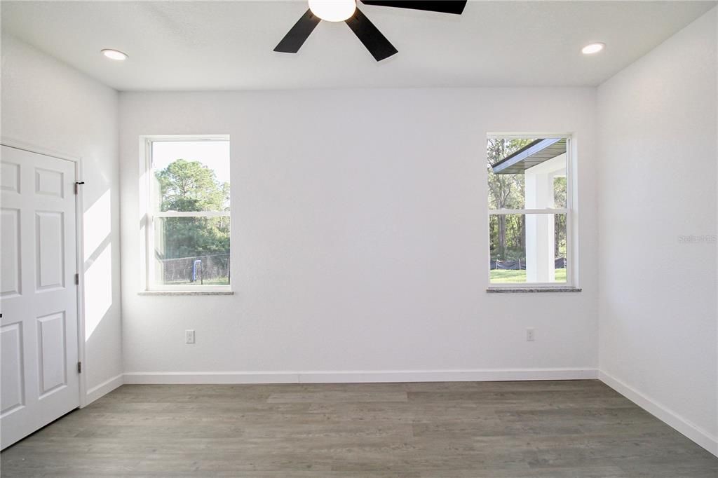 For Sale: $337,900 (3 beds, 2 baths, 1488 Square Feet)