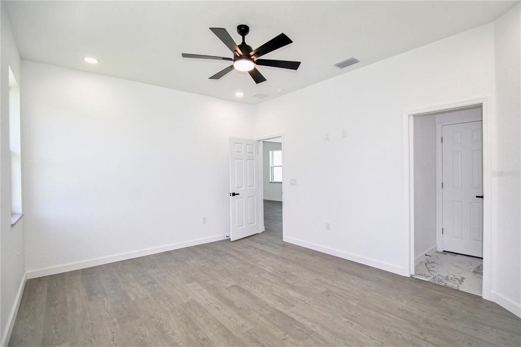 For Sale: $337,900 (3 beds, 2 baths, 1488 Square Feet)