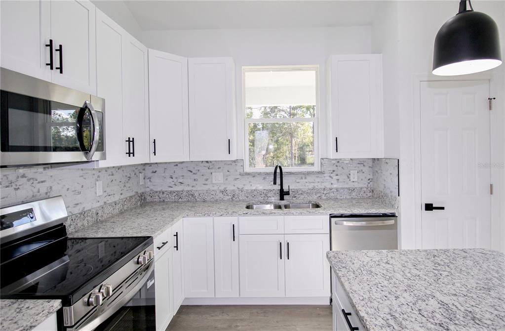 For Sale: $337,900 (3 beds, 2 baths, 1488 Square Feet)