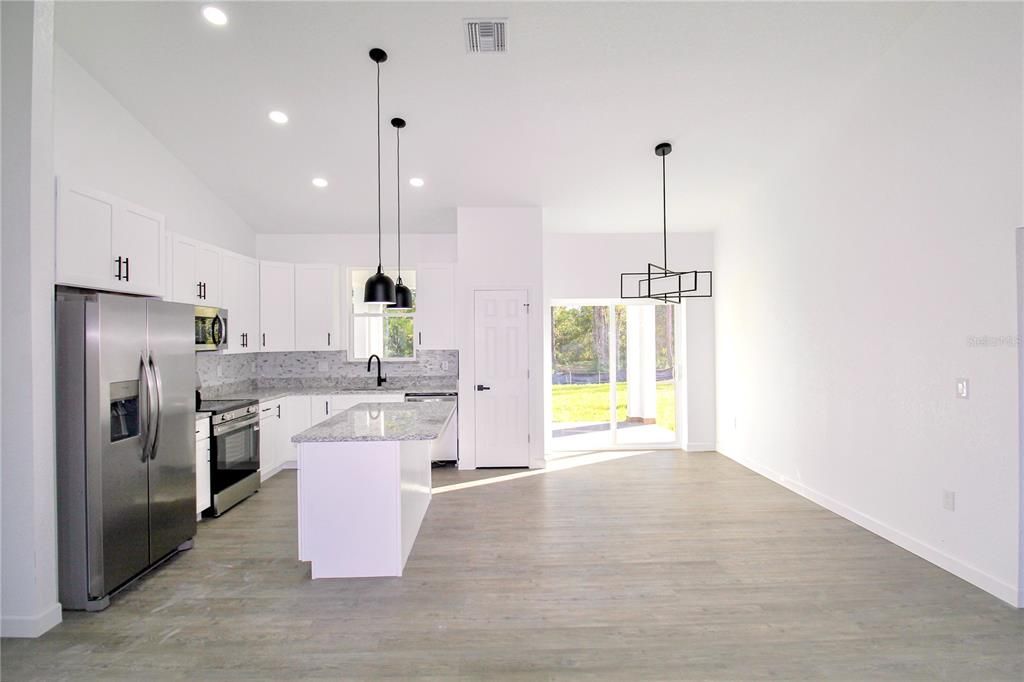 For Sale: $337,900 (3 beds, 2 baths, 1488 Square Feet)