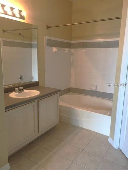 For Sale: $210,000 (2 beds, 2 baths, 1107 Square Feet)