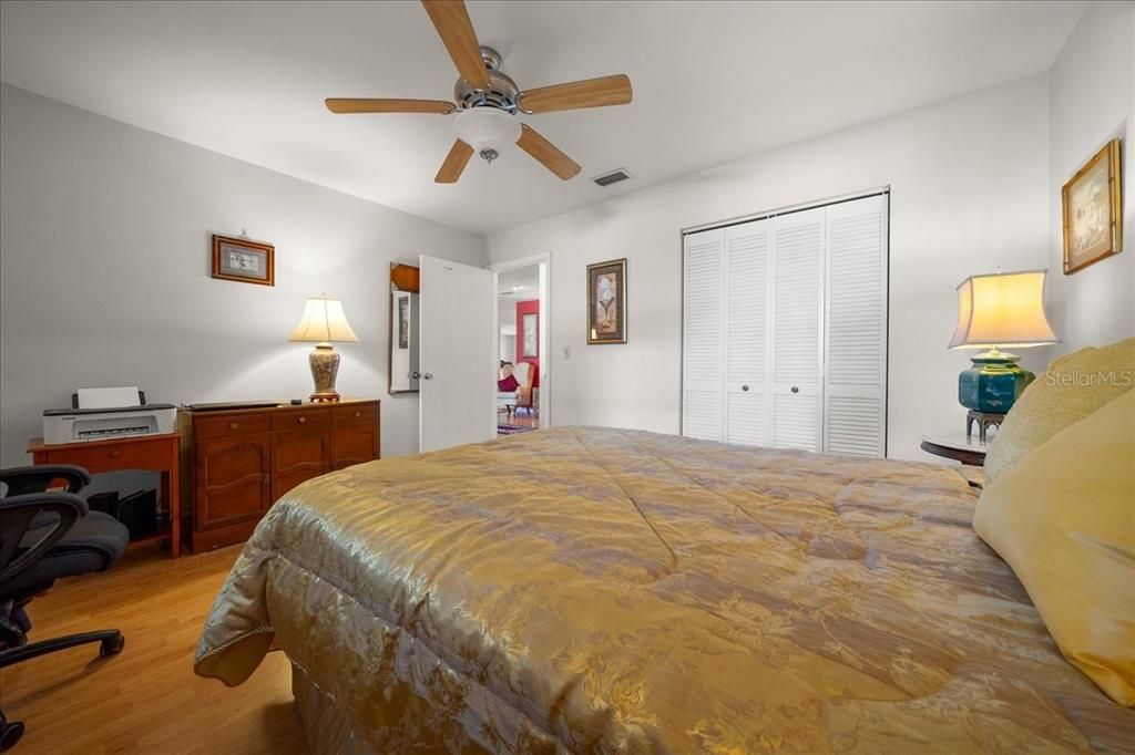 待售: $155,000 (2 贝兹, 2 浴室, 1456 平方英尺)