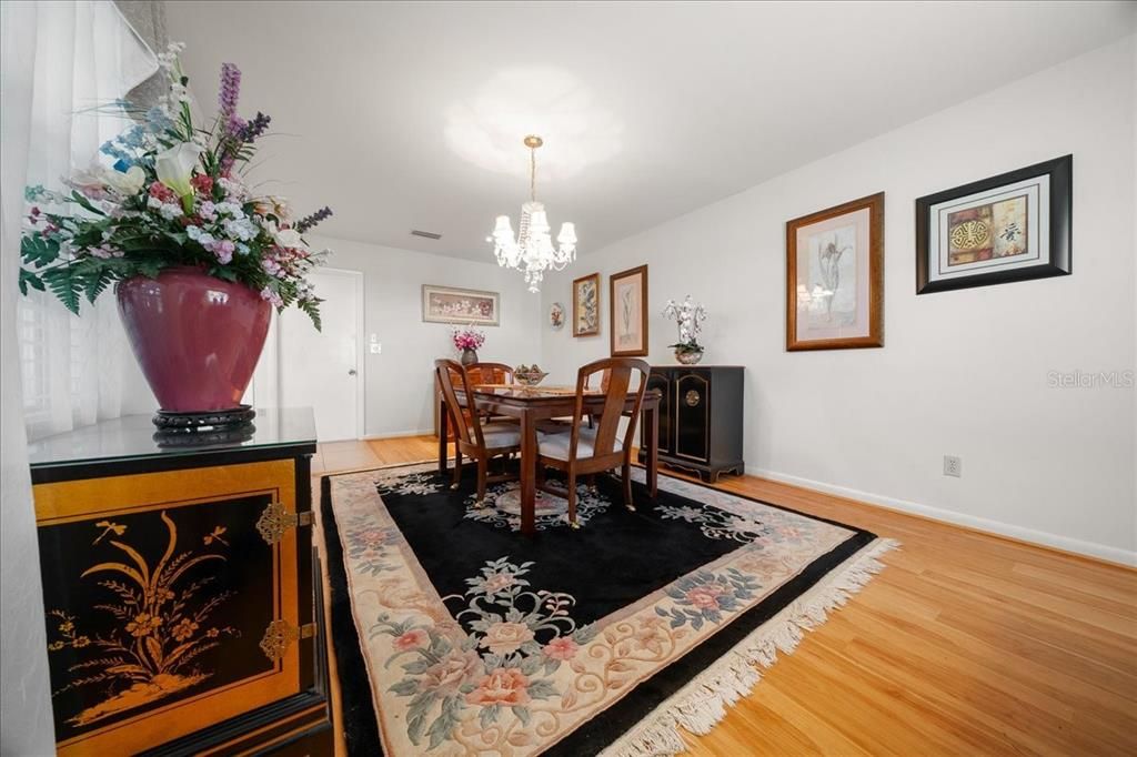 待售: $155,000 (2 贝兹, 2 浴室, 1456 平方英尺)