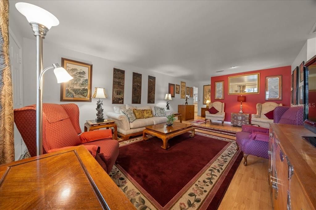 待售: $155,000 (2 贝兹, 2 浴室, 1456 平方英尺)