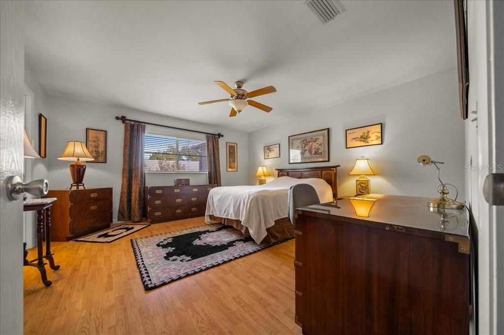 待售: $155,000 (2 贝兹, 2 浴室, 1456 平方英尺)