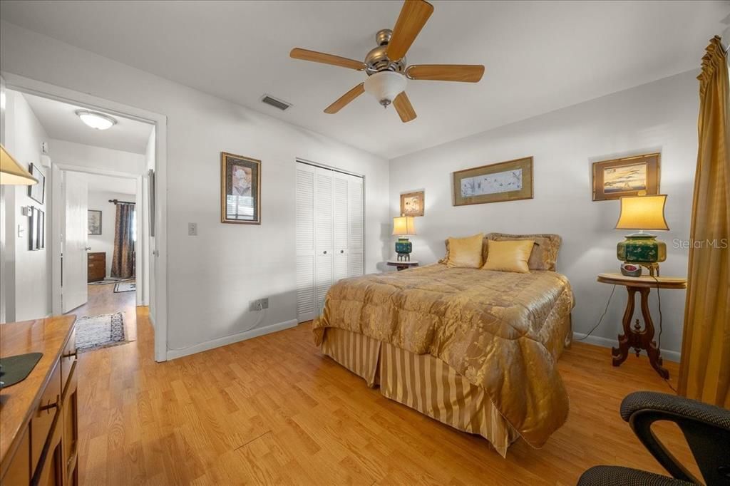 待售: $155,000 (2 贝兹, 2 浴室, 1456 平方英尺)