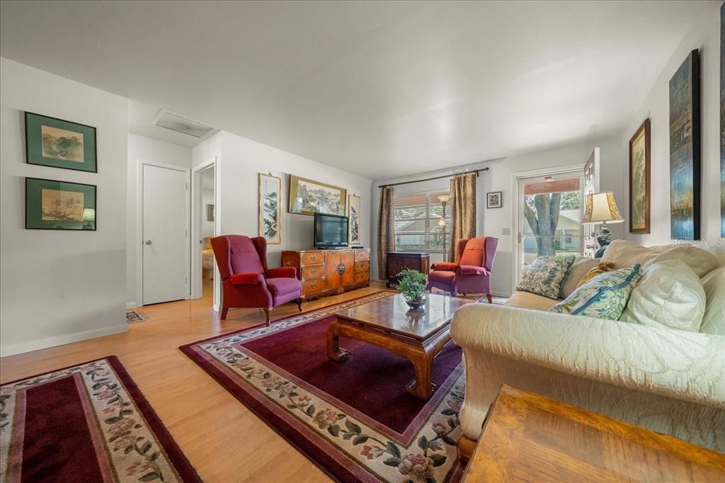 待售: $155,000 (2 贝兹, 2 浴室, 1456 平方英尺)