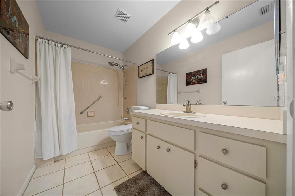 待售: $155,000 (2 贝兹, 2 浴室, 1456 平方英尺)