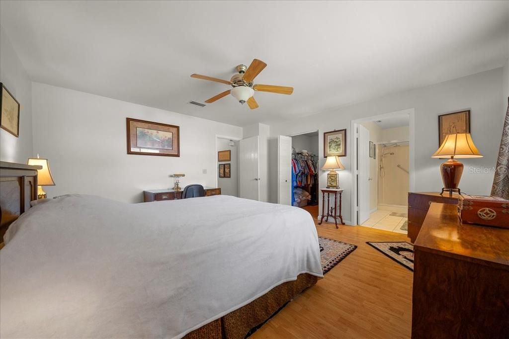 待售: $155,000 (2 贝兹, 2 浴室, 1456 平方英尺)