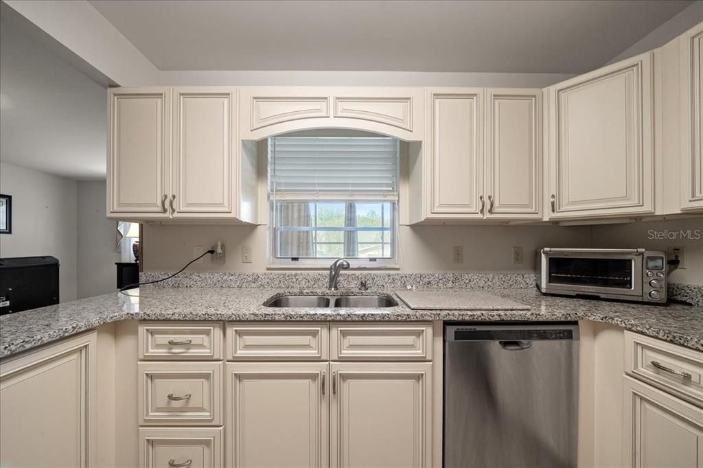 待售: $155,000 (2 贝兹, 2 浴室, 1456 平方英尺)