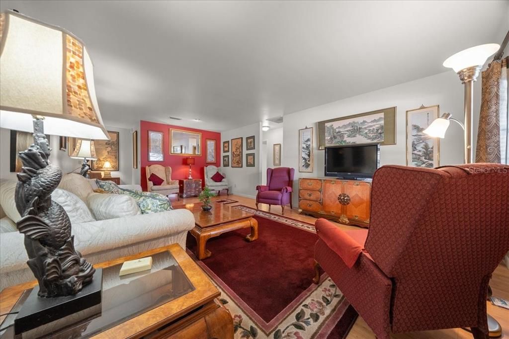 待售: $155,000 (2 贝兹, 2 浴室, 1456 平方英尺)