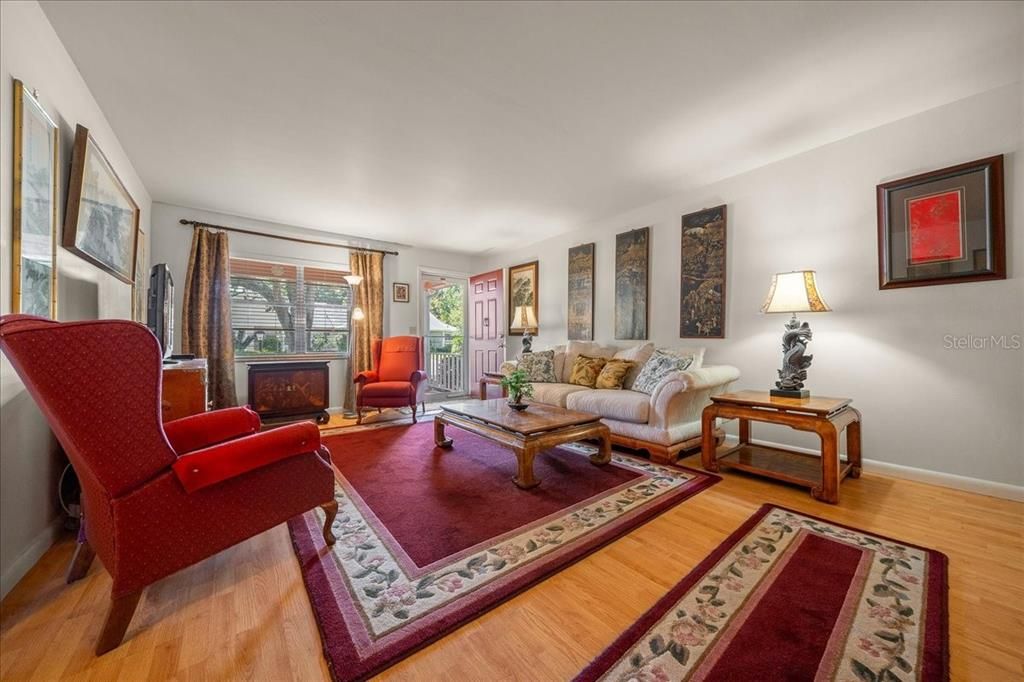 待售: $155,000 (2 贝兹, 2 浴室, 1456 平方英尺)