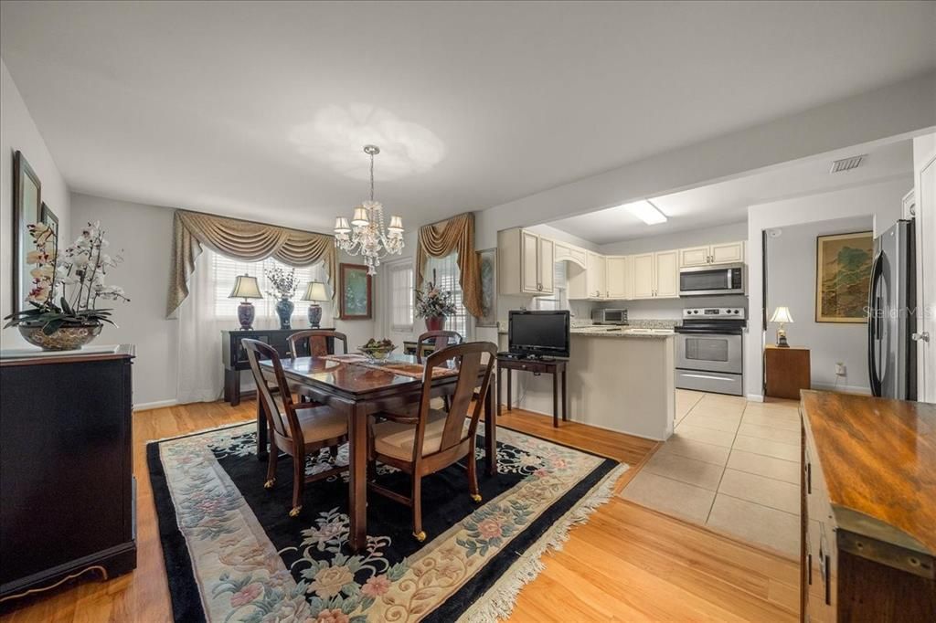 待售: $155,000 (2 贝兹, 2 浴室, 1456 平方英尺)