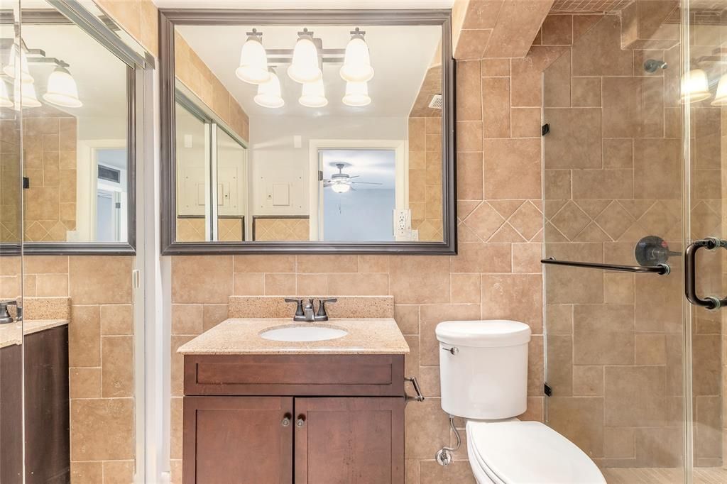 Active With Contract: $209,900 (2 beds, 2 baths, 890 Square Feet)