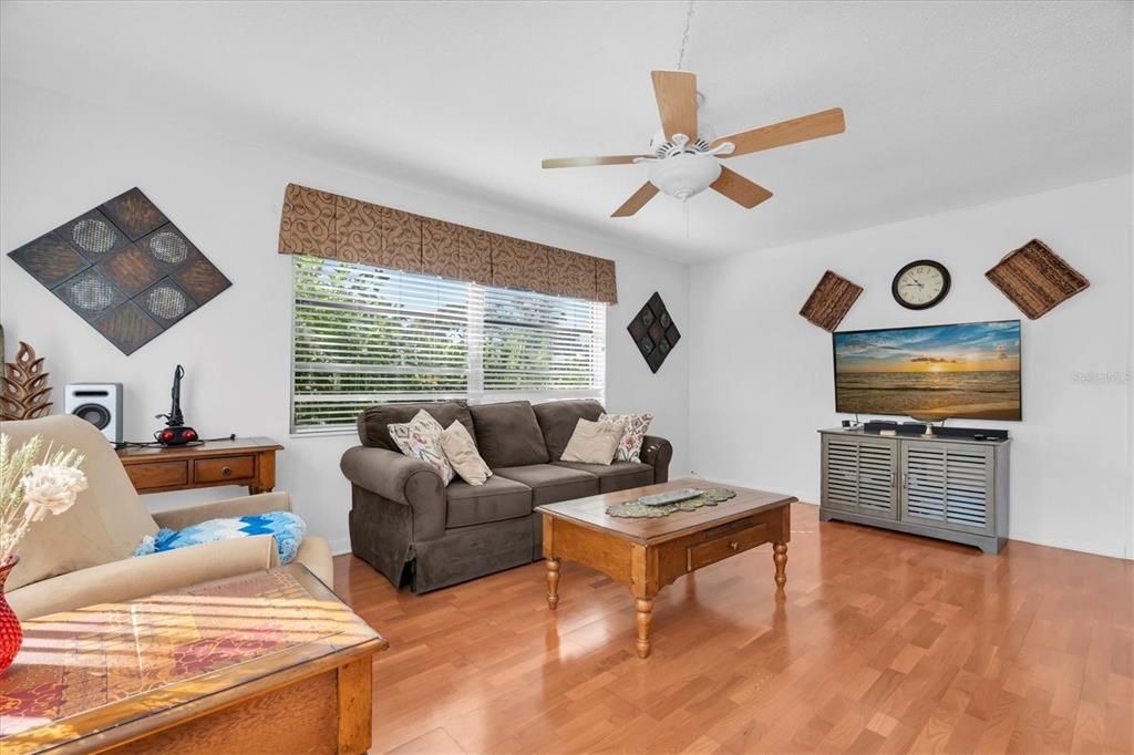 En Venta: $139,900 (2 camas, 2 baños, 1545 Pies cuadrados)