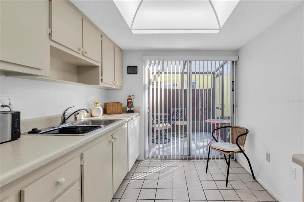 En Venta: $139,900 (2 camas, 2 baños, 1545 Pies cuadrados)