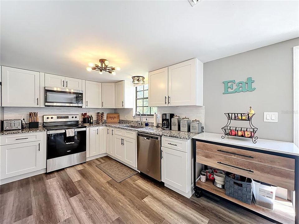 待售: $569,900 (3 贝兹, 2 浴室, 2218 平方英尺)