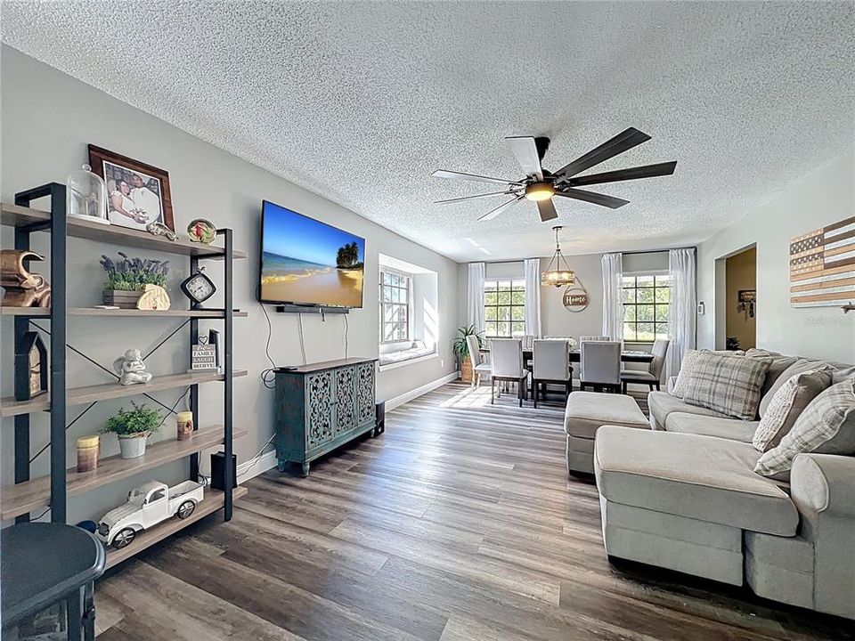 待售: $569,900 (3 贝兹, 2 浴室, 2218 平方英尺)