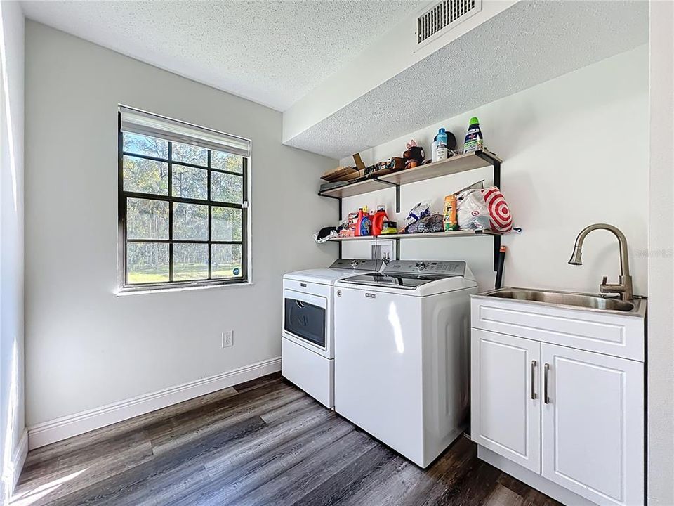 待售: $569,900 (3 贝兹, 2 浴室, 2218 平方英尺)