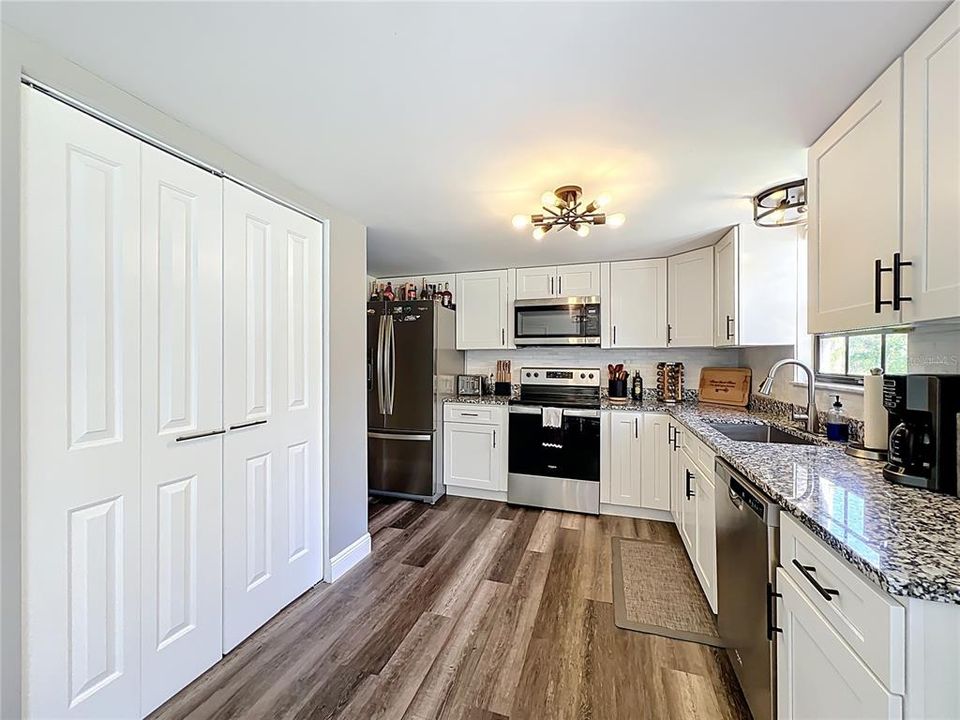 待售: $569,900 (3 贝兹, 2 浴室, 2218 平方英尺)