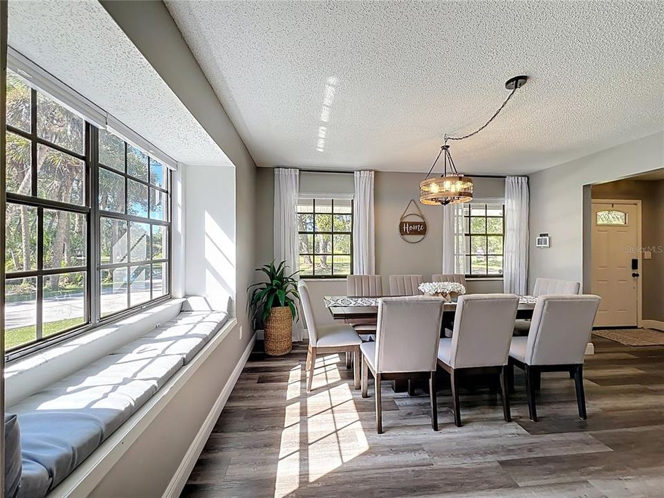 待售: $569,900 (3 贝兹, 2 浴室, 2218 平方英尺)