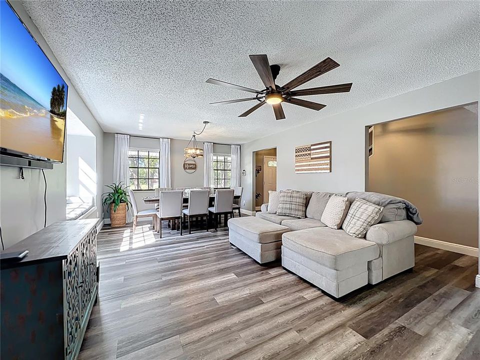 待售: $569,900 (3 贝兹, 2 浴室, 2218 平方英尺)