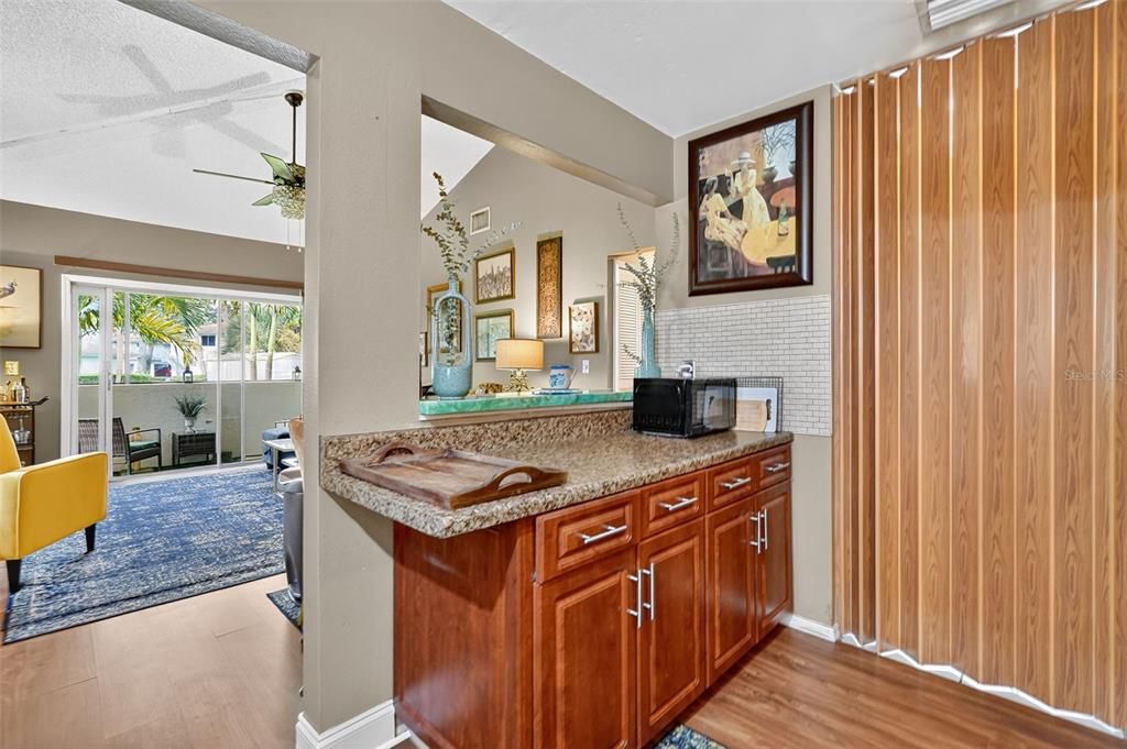 出租: $1,850 (2 贝兹, 1 浴室, 752 平方英尺)