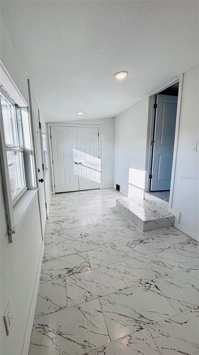 待售: $220,000 (3 贝兹, 2 浴室, 672 平方英尺)